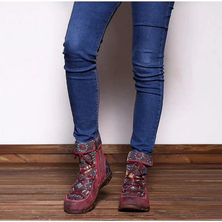 ELOISE - Bottes Tendance Grande Taille Découvrez nos bottes ELOISE, une création mode grande taille qui marie tendances actuelles et élégance française. Ces bottes grande taille offrent une silhouette raffinée et moderne, créées pour les femmes qui recher