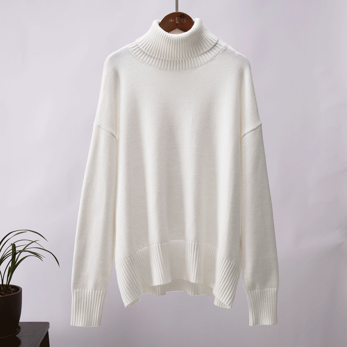 Eve - Pull Tricoté Grande Taille Femme Élégant Découvrez notre pull Eve, une création mode grande taille qui allie le confort du tricot à l'élégance française. Ce vêtement grandes tailles offre une douceur exceptionnelle et un style contemporain, parfait