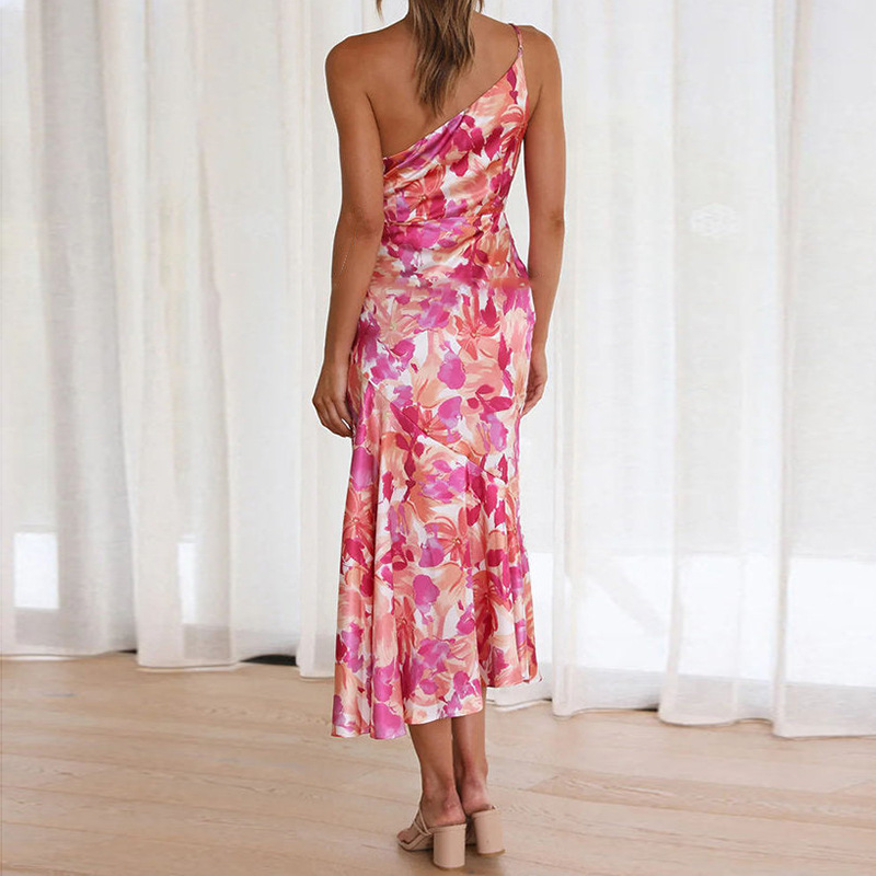 Gigi - Robe Élégante Grande Taille Femme Découvrez notre robe Gigi, une création mode grande taille qui incarne l'élégance française dans toute sa splendeur. Cette robe élégante grande taille offre une silhouette raffinée et sophistiquée, parfaite pour le