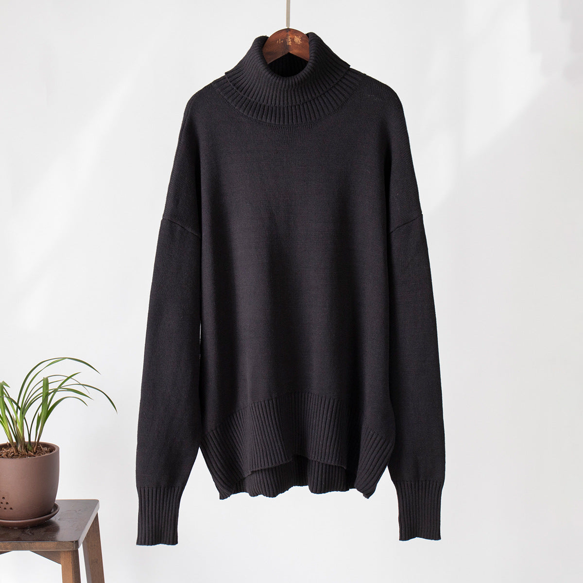 Eve - Pull Tricoté Grande Taille Femme Élégant Découvrez notre pull Eve, une création mode grande taille qui allie le confort du tricot à l'élégance française. Ce vêtement grandes tailles offre une douceur exceptionnelle et un style contemporain, parfait