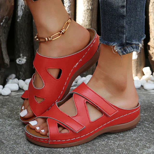 LUNA - Talons Compensés Orthopédiques Grande Taille Découvrez nos talons compensés LUNA, une création mode grande taille qui marie élévation confortable et élégance française. Ces chaussures grande taille offrent une silhouette raffinée et ergonomique, cr