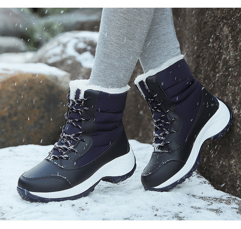 AMELIA - Bottes d'Hiver Grande Taille Découvrez nos bottes AMELIA, une création mode grande taille qui marie chaleur hivernale et élégance française. Ces bottes d'hiver grande taille offrent une silhouette raffinée et protectrice, créées pour les femmes q