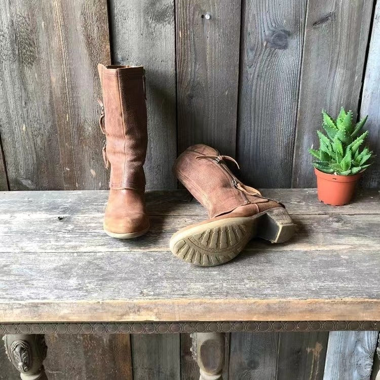 SYDNEY - Bottes d'Automne Grande Taille Découvrez nos bottes SYDNEY, une création mode grande taille qui marie style automnal et élégance française. Ces bottes grande taille offrent une silhouette raffinée et adaptée, créées pour les femmes qui recherchen