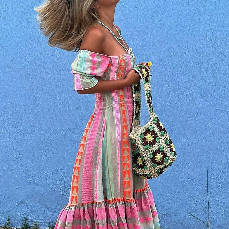 Alina - Robe d'Été Grande Taille Femme Découvrez notre robe Alina, une création mode grande taille qui allie fraîcheur estivale et élégance française. Cette robe élégante grande taille offre un style contemporain parfait pour l'été, idéale pour les femmes