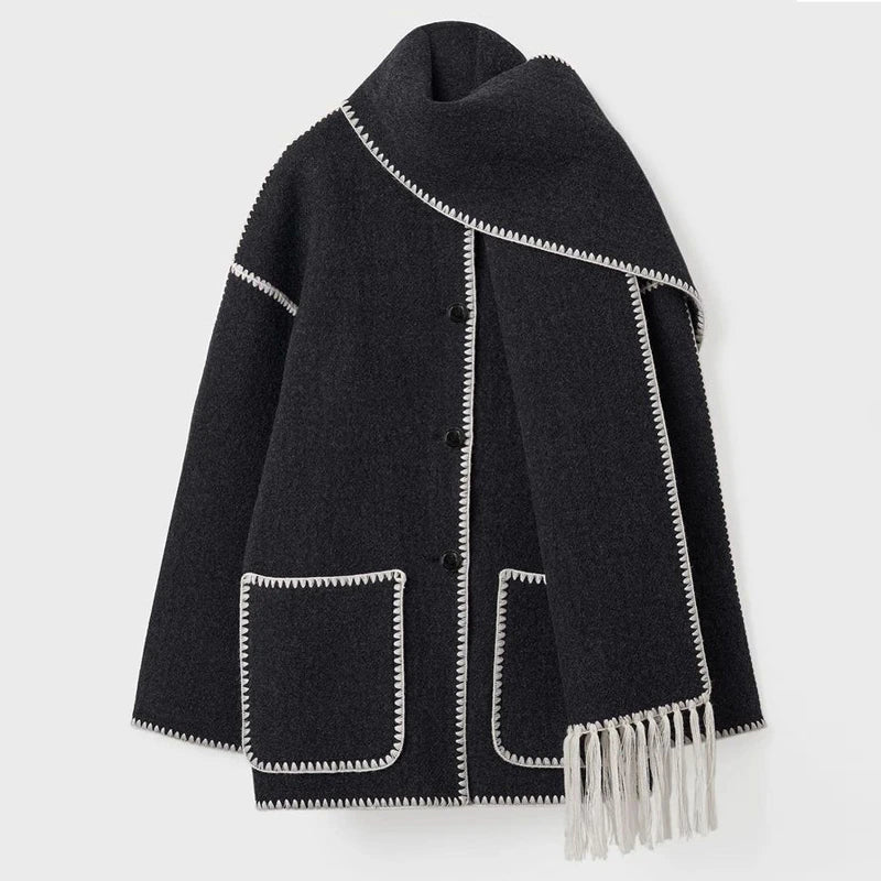 BETTY - Manteau d'Hiver Grande Taille avec Col en Fausse Fourrure Découvrez notre manteau d'hiver BETTY, une pièce mode grande taille qui allie chaleur luxueuse et élégance française. Ce manteau grande taille présente un magnifique col en fausse fourrure