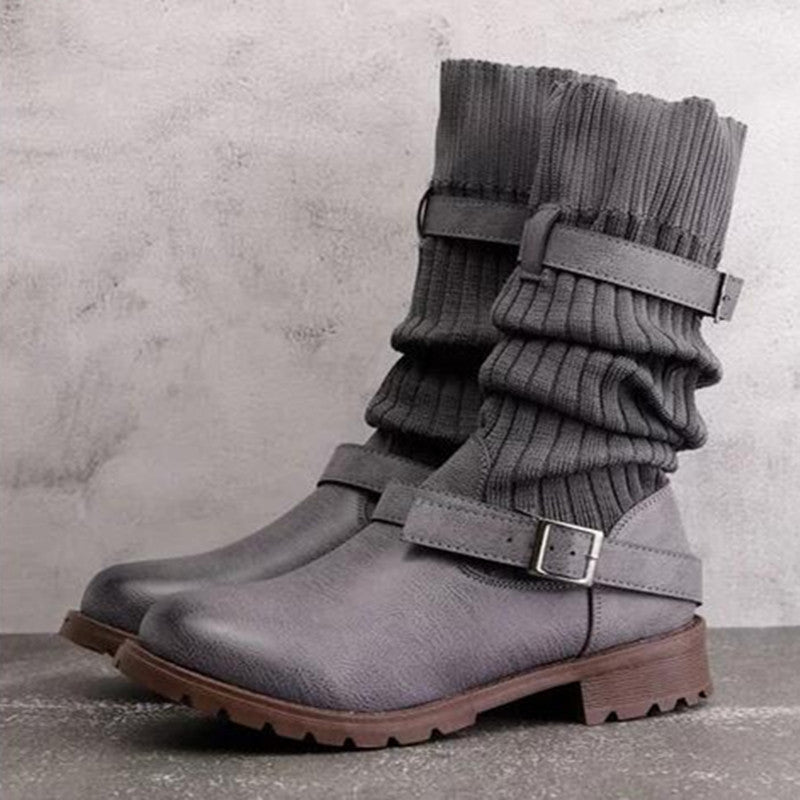 KELLY - Bottes en Laine Tricotée Grande Taille Découvrez nos bottes KELLY, une création mode grande taille qui marie chaleur naturelle et élégance française. Ces bottes en laine grande taille offrent une silhouette raffinée et douillette, créées pour les