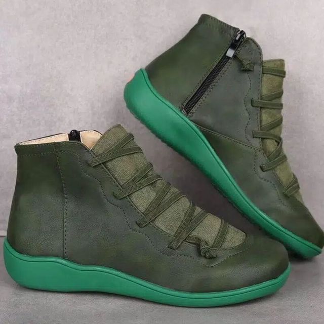 LOTTE - Bottes en Cuir Grande Taille Découvrez nos bottes LOTTE, une création mode grande taille qui marie cuir premium et élégance française. Ces bottes grande taille offrent une silhouette raffinée et sophistiquée, créées pour les femmes qui recherchent