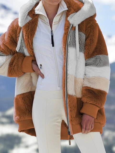 HALLIE - Manteau d'Hiver Grande Taille Découvrez notre manteau HALLIE, une création mode grande taille qui allie chaleur hivernale et élégance française. Ce manteau d'hiver grande taille offre un design moderne et confortable, idéal pour les femmes qui so
