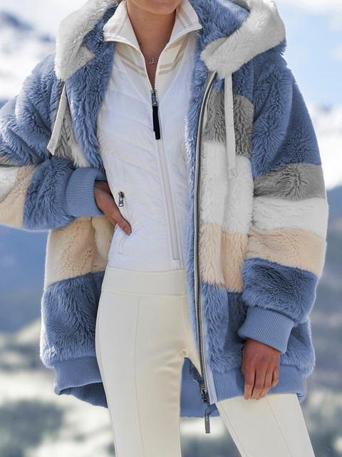 HALLIE - Manteau d'Hiver Grande Taille Découvrez notre manteau HALLIE, une création mode grande taille qui allie chaleur hivernale et élégance française. Ce manteau d'hiver grande taille offre un design moderne et confortable, idéal pour les femmes qui so