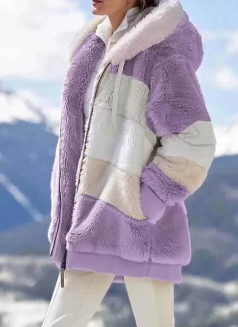 LAURA - Veste Mode Grande Taille Découvrez notre veste LAURA, une création mode grande taille qui allie style contemporain et élégance française. Cette veste tendance grande taille offre un design moderne et sophistiqué, idéale pour les femmes qui souhait