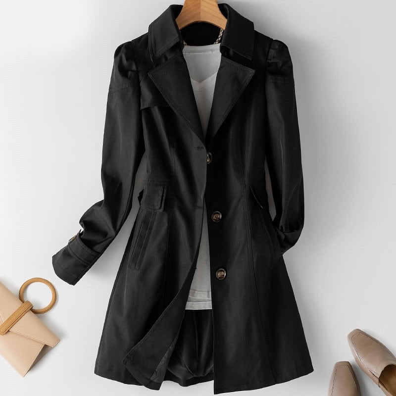 PAULINA - Trench-Coat d'Été Grande Taille Découvrez notre trench-coat d'été PAULINA, une pièce mode grande taille qui incarne la légèreté et l'élégance française. Ce trench léger grande taille offre une silhouette fluide et raffinée, parfait pour les femm
