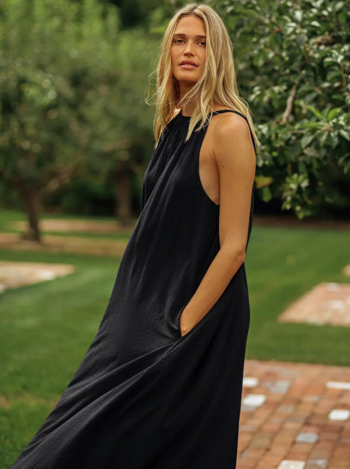 Lehana - Robe Grande Taille Femme Élégante Découvrez notre robe Lehana, une création mode grande taille qui incarne l'élégance française dans sa plus pure expression. Cette robe élégante grande taille offre une silhouette raffinée, parfaite pour les femme