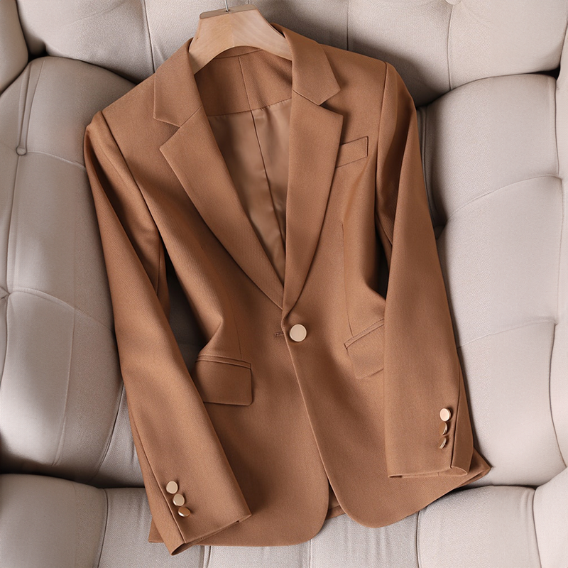 L'ARIABLEND - Blazer Designer Grande Taille par Vittoria Velure Découvrez notre blazer L'ARIABLEND, une création exclusive mode grande taille signée Vittoria Velure qui réinvente l'élégance française. Ce blazer designer grande taille incarne l'alliance pa