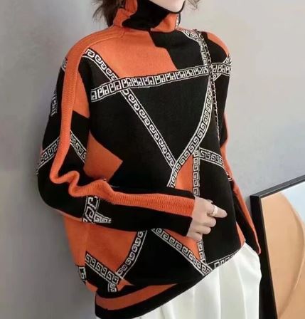 LEONOR - Pull Col Roulé Imprimé Élégant Grande Taille Découvrez notre pull LEONOR, une création mode grande taille qui allie motifs raffinés et élégance française. Ce pull col roulé grande taille offre une silhouette sophistiquée et moderne, créé pour les