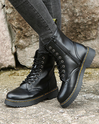 MONICA - Bottes en Cuir à Lacets Grande Taille Découvrez nos bottes MONICA, une création mode grande taille qui marie praticité et élégance française. Ces bottes grande taille offrent une silhouette raffinée et fonctionnelle, créées pour les femmes qui re
