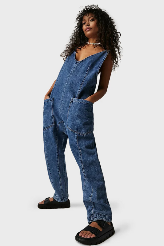 SHERICA - Salopette en Jean Grande Taille Découvrez notre salopette SHERICA, une création mode grande taille qui allie style denim décontracté et élégance française. Cette salopette en jean grande taille offre un design casual et tendance, idéale pour les