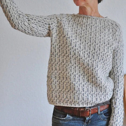 LOUISA - Pull Gris Col Rond Élégant Grande Taille Découvrez notre pull LOUISA, une création mode grande taille qui marie l'élégance du gris à la sophistication française. Ce pull col rond grande taille offre une silhouette contemporaine et raffinée, créé