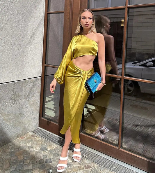 Tara - Robe Grande Taille Femme Unique et Élégante Découvrez notre robe Tara, une création mode grande taille qui allie audace et élégance française. Cette robe élégante grande taille vous offre un style unique et séduisant, parfaite pour les femmes qui o