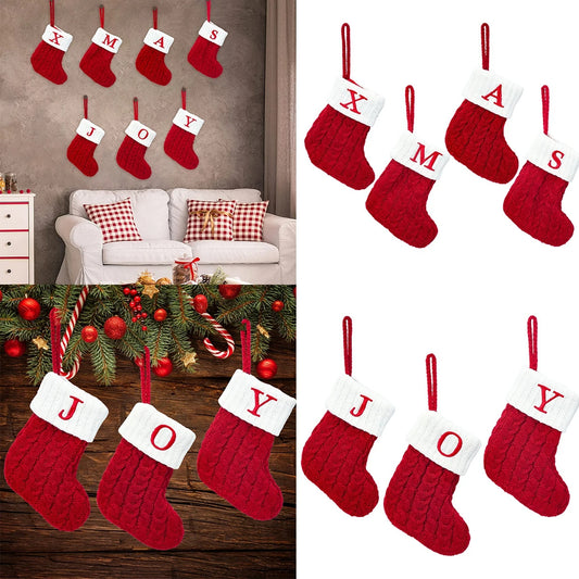 BAS DE NOËL - Chaussette de Noël Personnalisée Découvrez notre bas de Noël personnalisé, une création qui marie tradition festive et élégance française. Cette chaussette de Noël offre un design raffiné et magique, créée pour ceux qui recherchent une pièce