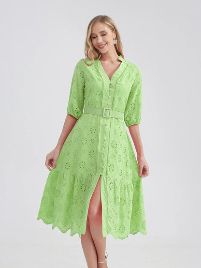 Monica - Robe d'Été Grande Taille Femme Élégante Découvrez notre robe Monica, une création mode grande taille qui incarne la fraîcheur estivale et l'élégance française. Cette robe élégante grande taille allie style sophistiqué et confort d'été, parfaite p