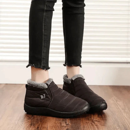 CARLY - Bottes Orthopédiques Imperméables Grande Taille Découvrez nos bottes CARLY, une création mode grande taille qui marie confort orthopédique, protection imperméable et élégance française. Ces bottes grande taille offrent une silhouette raffinée et f