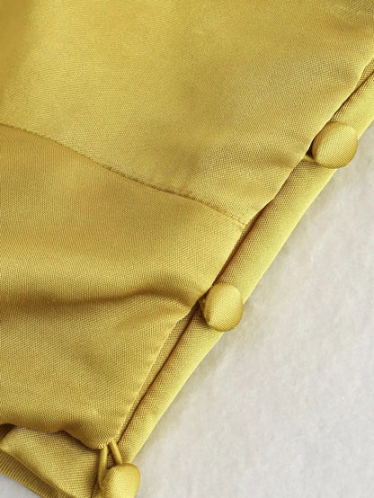Tara - Robe Grande Taille Femme Unique et Élégante Découvrez notre robe Tara, une création mode grande taille qui allie audace et élégance française. Cette robe élégante grande taille vous offre un style unique et séduisant, parfaite pour les femmes qui o