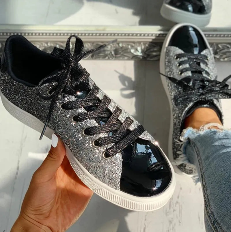 ARIA - Chaussures Glitter Casual Luxe Grande Taille Découvrez nos chaussures ARIA, une création mode grande taille qui marie l'éclat du glitter à l'élégance française. Ces chaussures grande taille offrent une silhouette raffinée et scintillante, créées po