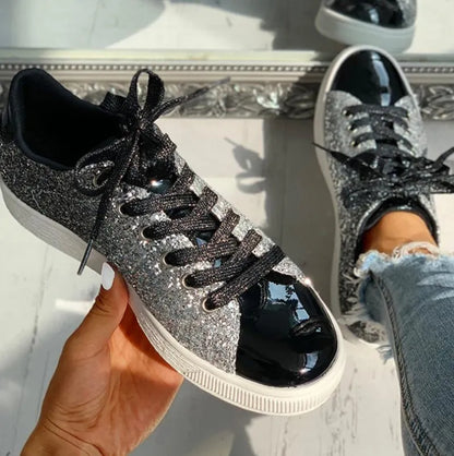 ARIA - Chaussures Glitter Casual Luxe Grande Taille Découvrez nos chaussures ARIA, une création mode grande taille qui marie l'éclat du glitter à l'élégance française. Ces chaussures grande taille offrent une silhouette raffinée et scintillante, créées po