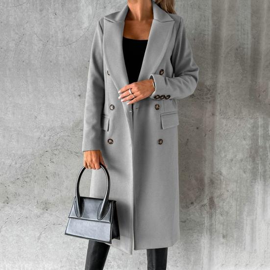 AURORA - Veste d'Hiver Grande Taille Découvrez notre veste AURORA, une création mode grande taille qui allie style raffiné et élégance française. Cette veste d'hiver grande taille offre un design sophistiqué avec revers, idéale pour les femmes qui souhait