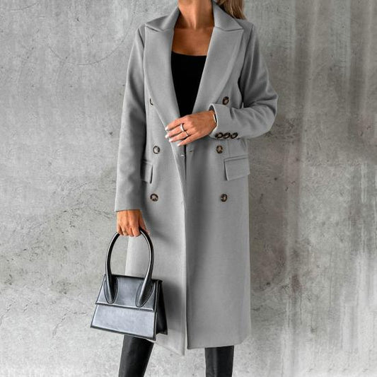 AURORA - Veste d'Hiver Grande Taille Découvrez notre veste AURORA, une création mode grande taille qui allie style raffiné et élégance française. Cette veste d'hiver grande taille offre un design sophistiqué avec revers, idéale pour les femmes qui souhait