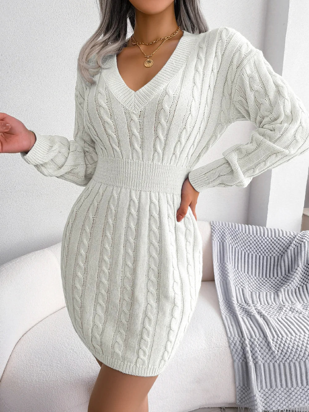 Lolo - Robe en Tricot Grande Taille Femme Élégante Découvrez notre robe Lolo, une création mode grande taille qui allie le confort du tricot à l'élégance française. Cette robe élégante grande taille offre une douceur exceptionnelle et un style contemporai