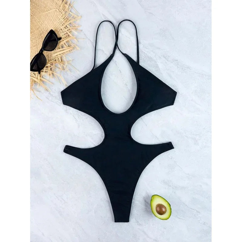 LISA - Maillot de Bain Une Pièce Grande Taille Découvrez notre maillot de bain LISA, une création mode grande taille qui allie sensualité estivale et élégance française. Ce maillot une pièce grande taille offre une silhouette raffinée et flatteuse, créé p