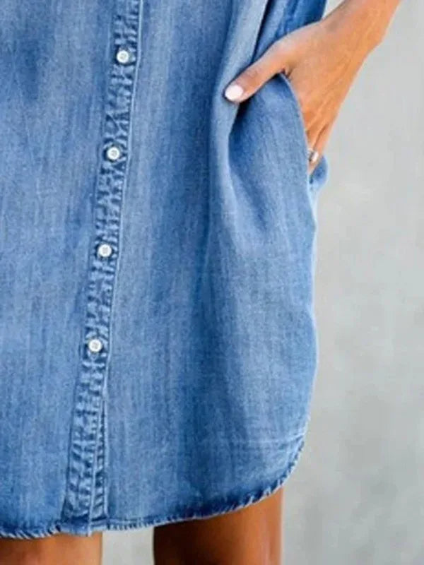 Sanna - Robe en Jean Grande Taille Femme Découvrez notre robe Sanna, une création mode grande taille qui réinvente le jean avec élégance française. Cette robe élégante grande taille allie le style intemporel du denim au confort contemporain, parfaite pour