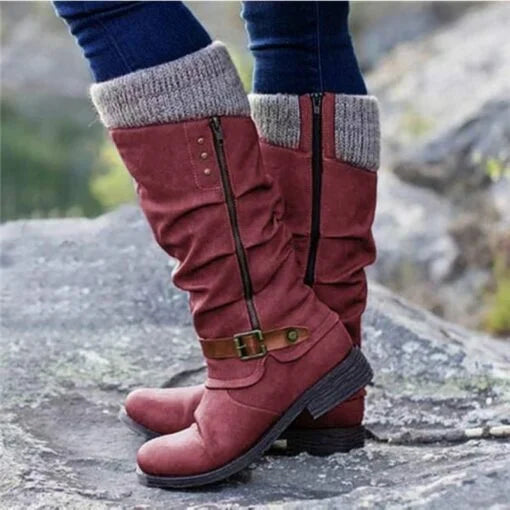 ZORA - Bottes Orthopédiques Grande Taille Découvrez nos bottes ZORA, une création mode grande taille qui marie confort orthopédique et élégance française. Ces bottes grande taille offrent une silhouette raffinée et ergonomique, créées pour les femmes qui