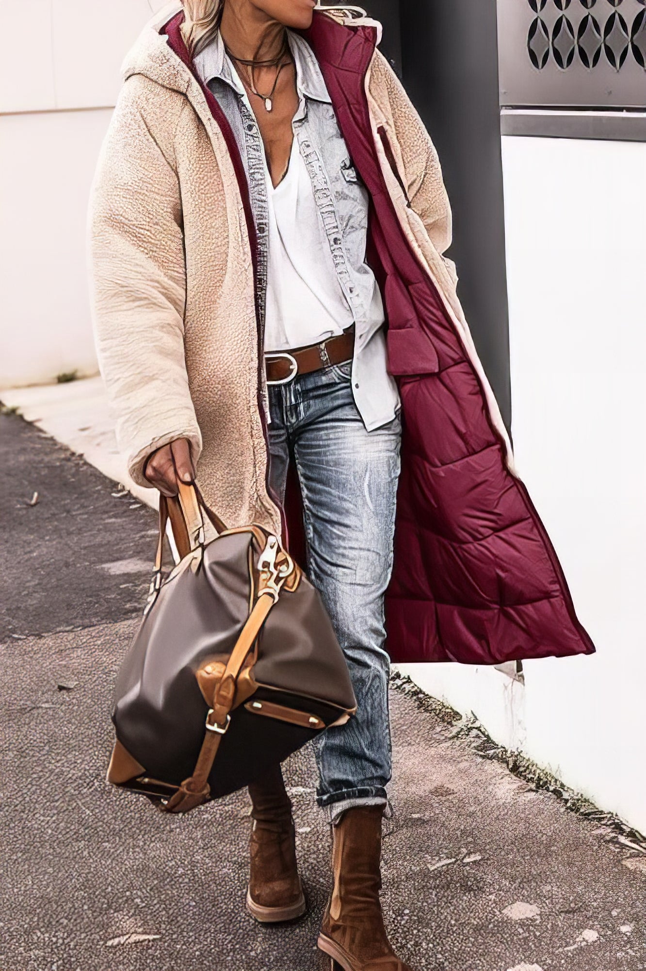 DARINA - Manteau Long Grande Taille Découvrez notre manteau DARINA, une création mode grande taille qui allie style intemporel et élégance française. Ce manteau long grande taille offre un design raffiné et moderne, idéal pour les femmes qui souhaitent un