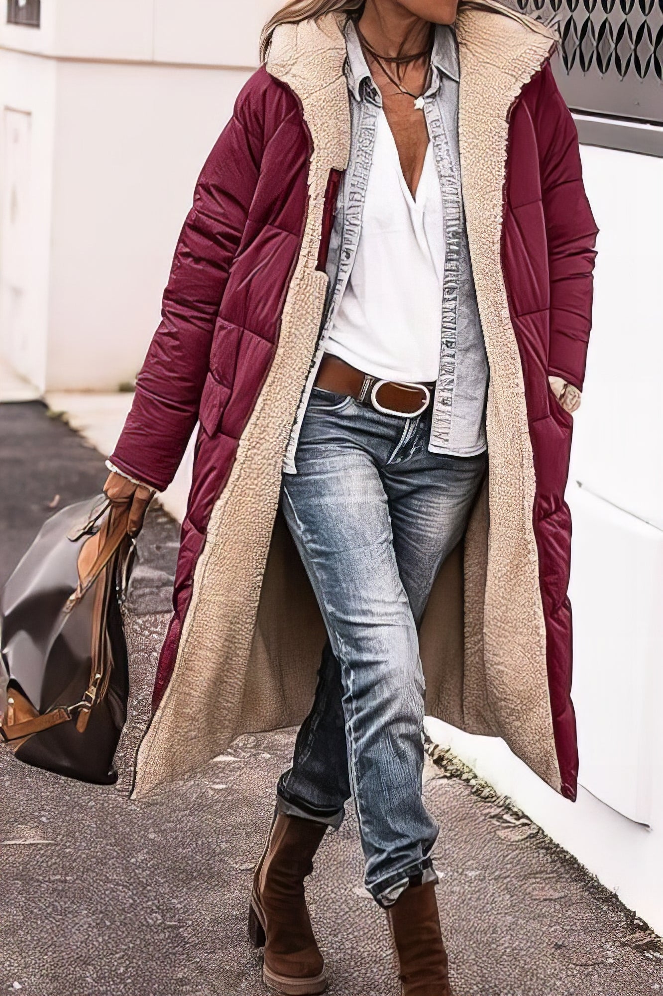 DARINA - Manteau Long Grande Taille Découvrez notre manteau DARINA, une création mode grande taille qui allie style intemporel et élégance française. Ce manteau long grande taille offre un design raffiné et moderne, idéal pour les femmes qui souhaitent un