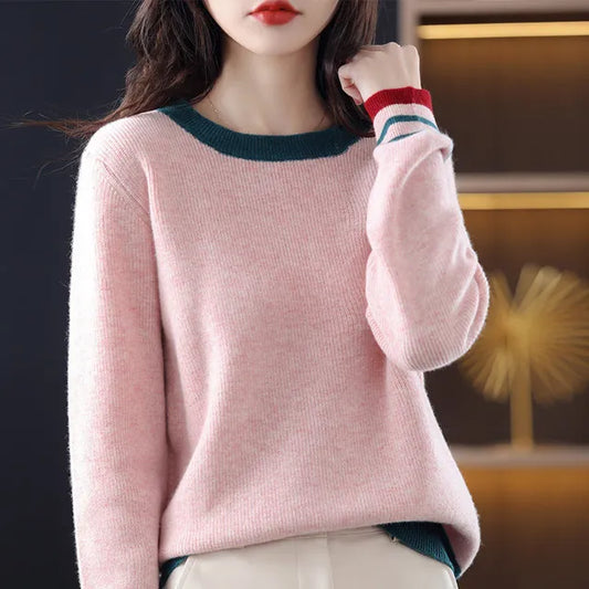 YSAH - Pull Uni Élégant Grande Taille Découvrez notre pull YSAH, une création mode grande taille qui marie simplicité raffinée et élégance française. Ce pull uni grande taille offre une silhouette épurée et sophistiquée, créé pour les femmes qui apprécien
