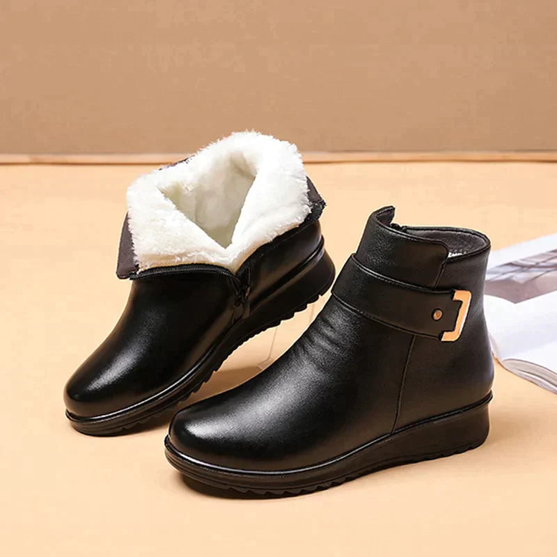 ANNABELLE - Bottes Orthopédiques en Laine Grande Taille Découvrez nos bottes ANNABELLE, une création mode grande taille qui marie confort orthopédique et élégance française. Ces bottes en laine grande taille offrent une silhouette raffinée et chaleureuse,