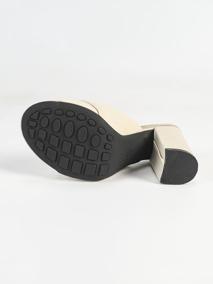 Camille - Sandales à Talons Élégantes Élégantes et confortables, les sandales Camille subliment votre silhouette avec style. Leur talon bloc de 9cm offre stabilité et confort pour toutes vos occasions spéciales. ✨ Caractéristiques Principales:• Talon bloc
