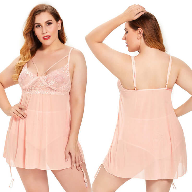 Juliette Nuisette Dos Nu en Dentelle - Collection Curves ✨ Sensualité et Raffinement Découvrez la nuisette Juliette, une création audacieuse alliant dentelle précieuse et design dos nu captivant. Une pièce d'exception qui célèbre la féminité avec élégance