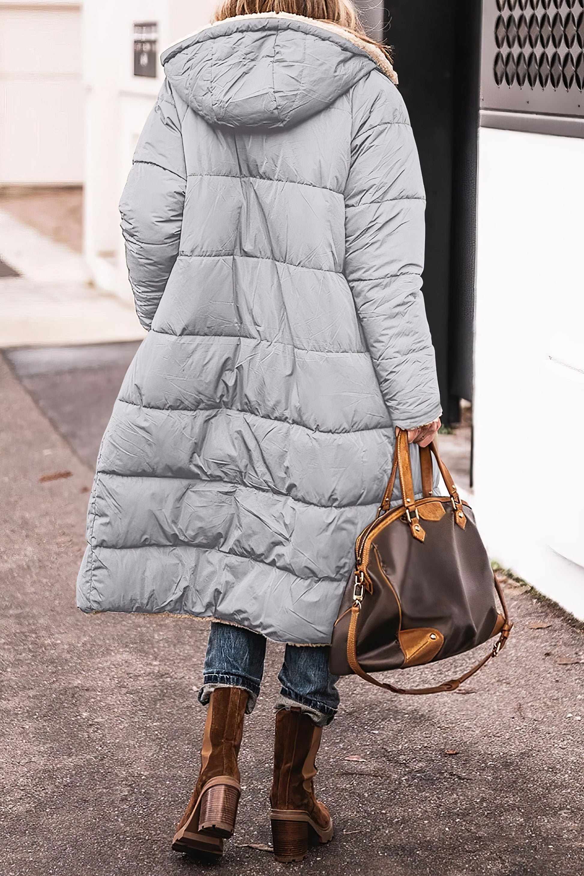 DARINA - Manteau Long Grande Taille Découvrez notre manteau DARINA, une création mode grande taille qui allie style intemporel et élégance française. Ce manteau long grande taille offre un design raffiné et moderne, idéal pour les femmes qui souhaitent un