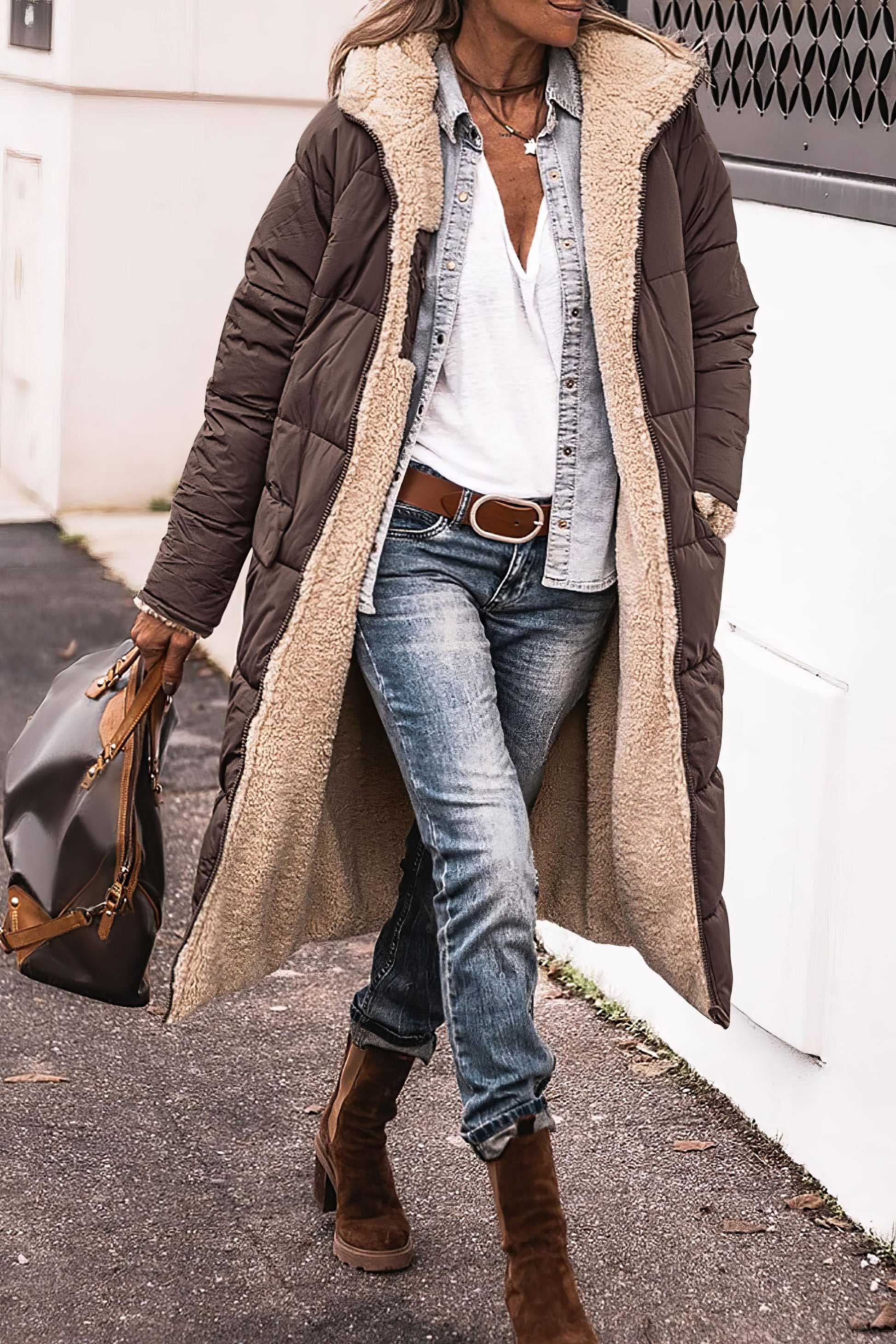 DARINA - Manteau Long Grande Taille Découvrez notre manteau DARINA, une création mode grande taille qui allie style intemporel et élégance française. Ce manteau long grande taille offre un design raffiné et moderne, idéal pour les femmes qui souhaitent un