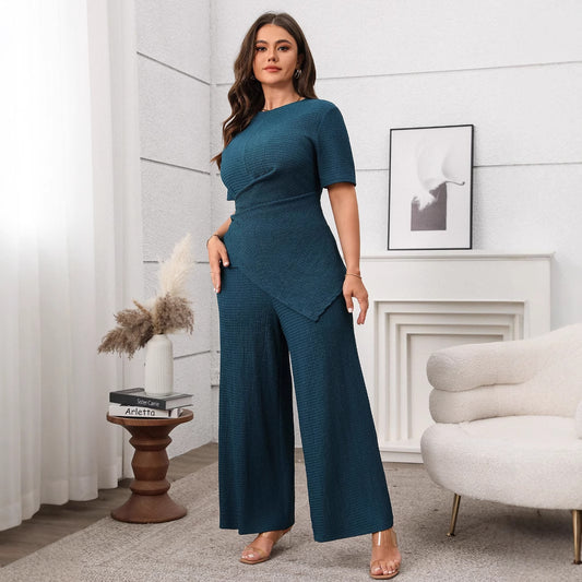 Claire Ensemble - Top & Pantalon Large Grande Taille Notre Claire Ensemble incarne l'élégance au quotidien. Cette combinaison deux pièces grande taille allie style contemporain et confort optimal, créant une silhouette moderne et raffinée qui vous accompa