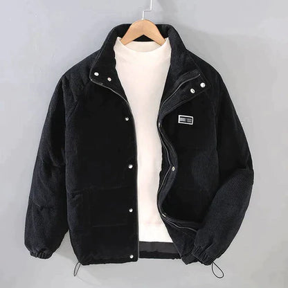 GABBY - Manteau d'Hiver Élégant Grande Taille Découvrez notre manteau GABBY, une création mode grande taille qui marie chaleur hivernale et élégance française. Ce manteau d'hiver grande taille offre une silhouette raffinée et protectrice, créé pour les fe