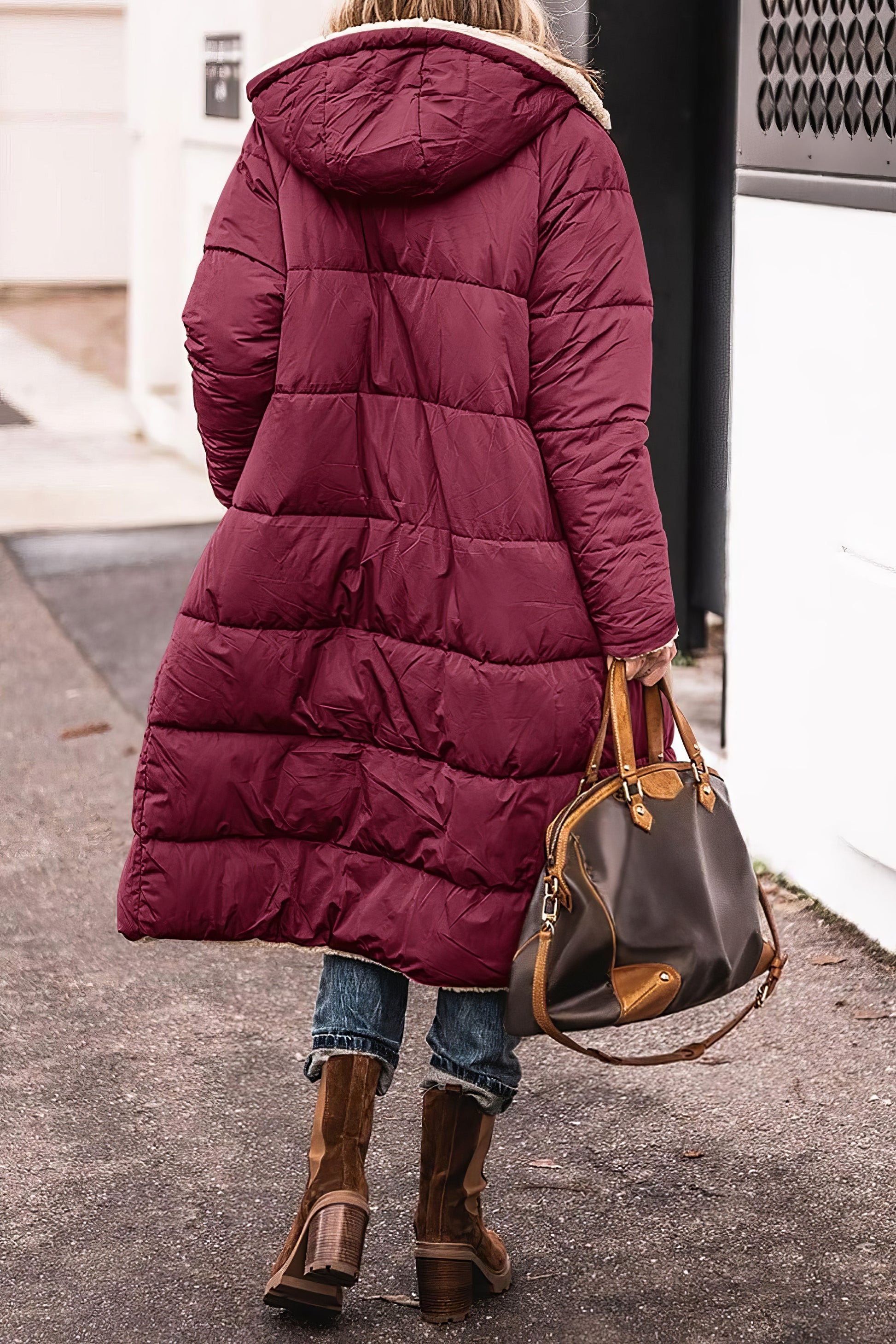 DARINA - Manteau Long Grande Taille Découvrez notre manteau DARINA, une création mode grande taille qui allie style intemporel et élégance française. Ce manteau long grande taille offre un design raffiné et moderne, idéal pour les femmes qui souhaitent un