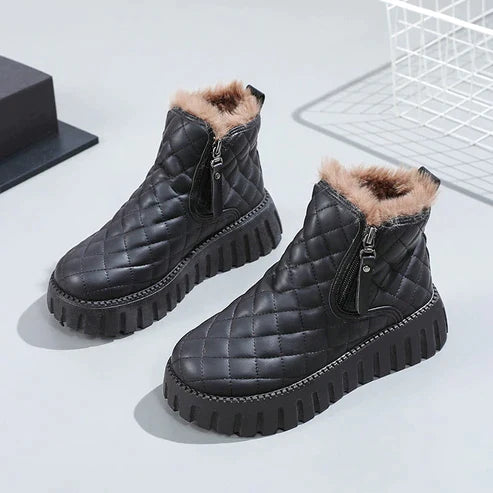 ALMIRA - Bottes d'Hiver en Cachemire Grande Taille Découvrez nos bottes ALMIRA, une création mode grande taille qui marie luxe du cachemire et élégance française. Ces bottes d'hiver grande taille offrent une silhouette raffinée et luxueuse, créées pour le