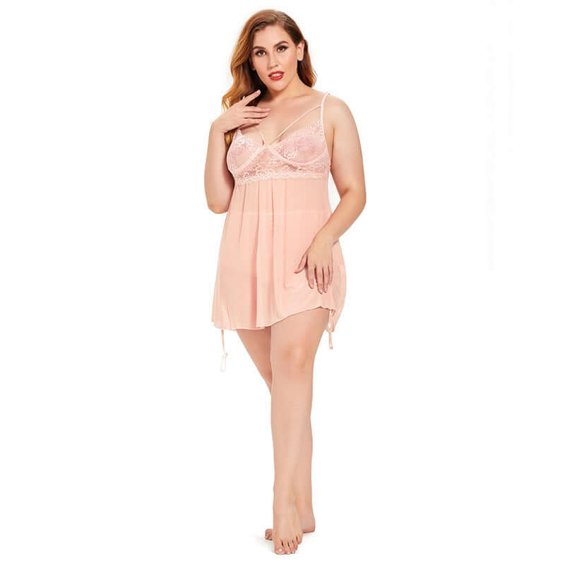 Juliette Nuisette Dos Nu en Dentelle - Collection Curves ✨ Sensualité et Raffinement Découvrez la nuisette Juliette, une création audacieuse alliant dentelle précieuse et design dos nu captivant. Une pièce d'exception qui célèbre la féminité avec élégance