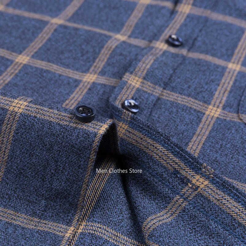 VIBE - Chemise à Carreaux en Coton Homme Découvrez notre chemise VIBE pour homme, une création qui marie motif à carreaux et élégance française. Cette chemise en coton offre une silhouette raffinée et distinctive, créée pour les hommes qui recherchent une