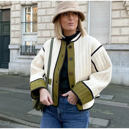 MATILDA - Manteau Patchwork Grande Taille Découvrez notre manteau MATILDA, une création mode grande taille qui allie design patchwork original et élégance française. Ce manteau patchwork grande taille offre un design unique et sophistiqué, idéal pour les