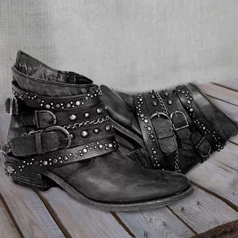 UMA - Bottes Vintage Grande Taille Découvrez nos bottes UMA, une création mode grande taille qui marie charme vintage et élégance française. Ces bottes grande taille offrent une silhouette raffinée et rétro, créées pour les femmes qui recherchent une pièc